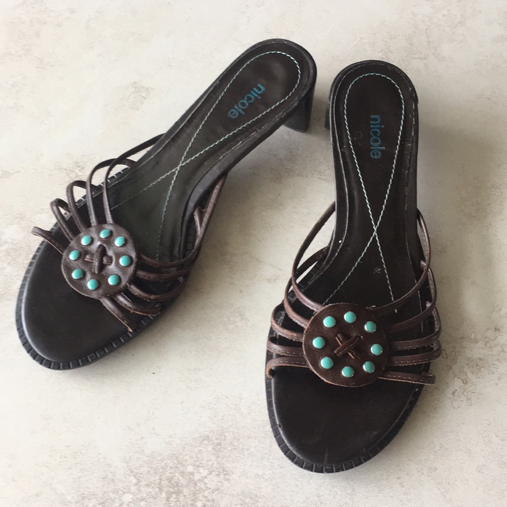 Nicole 8.5 brown sandals w turquoise